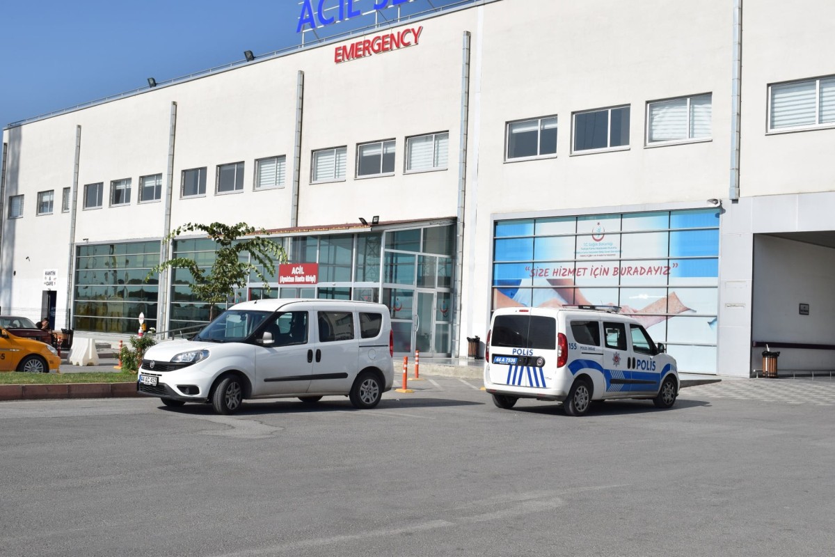 39 yaşındaki kadın güvenlik korucusunun silahıyla vurulmuş halde bulundu