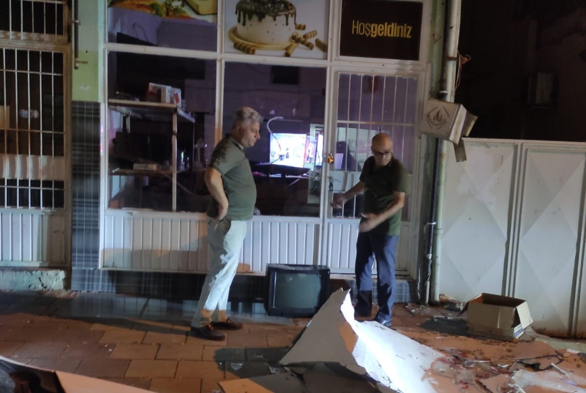 Şiddetli fırtına etkili oluyor
