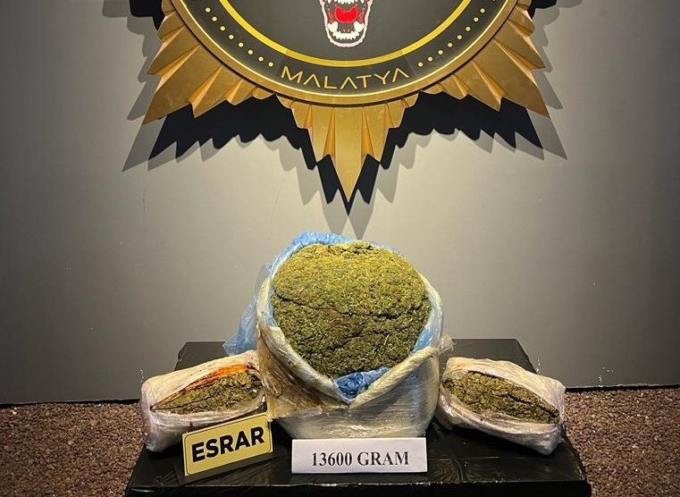 Kamyonda 13 kilo 600 gram esrar ele geçirildi