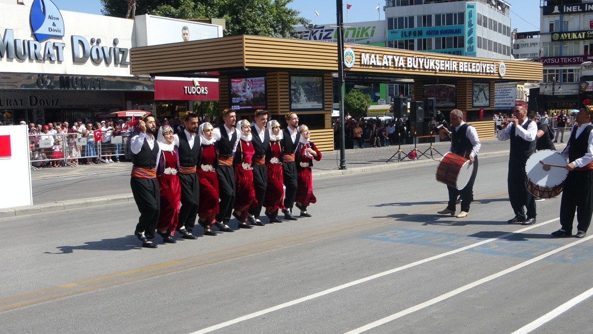 30 Ağustos Zafer Bayramının 100. yıldönümü Malatya’da coşkuyla kutlandı