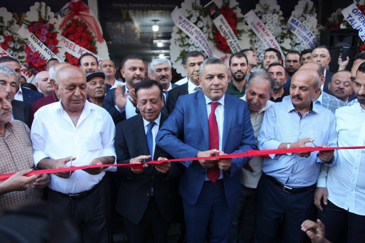 Sadıkoğlu’nun Seçim Ofisi açıldı