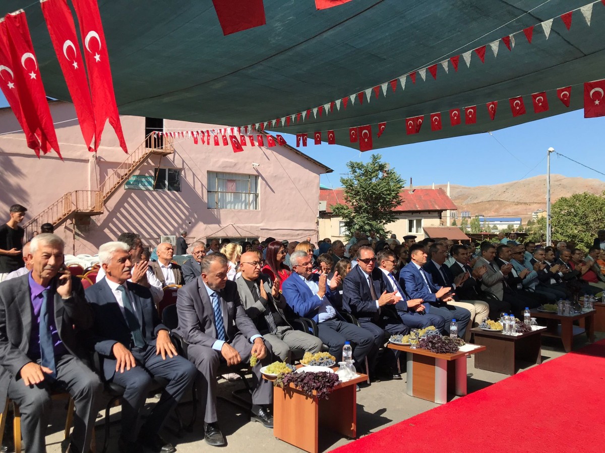  Bağbozumu ve reyhan hasat şenlikleri başladı