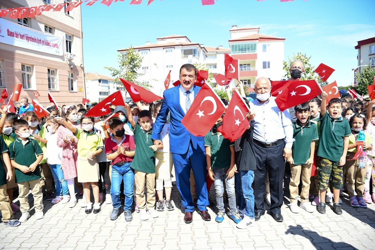 Gürkan’dan eğitimde yüksek standart vurgusu