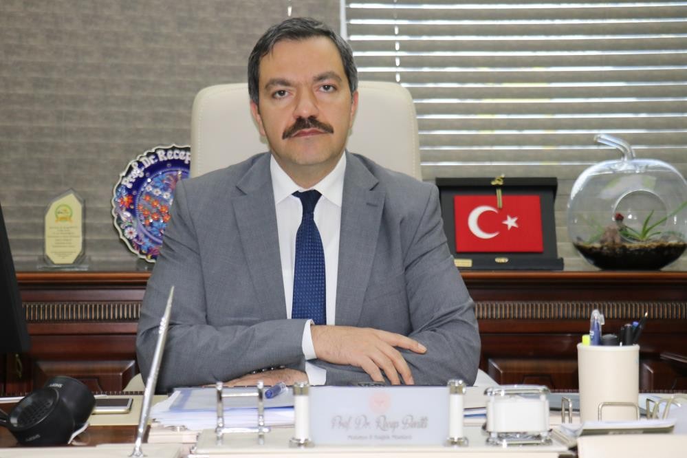 Rektör Recep Bentli göreve başladı