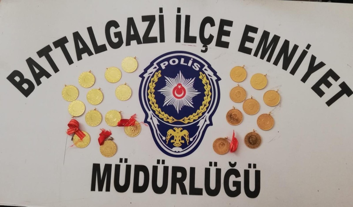 Sahte altınları kuyumcuya satan dolandırıcı yakalandı