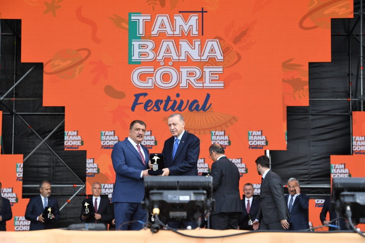 Gürkan’a Başkentte Ödül: Ödülü Cumhurbaşkanı Erdoğan’ın Elinden Aldı