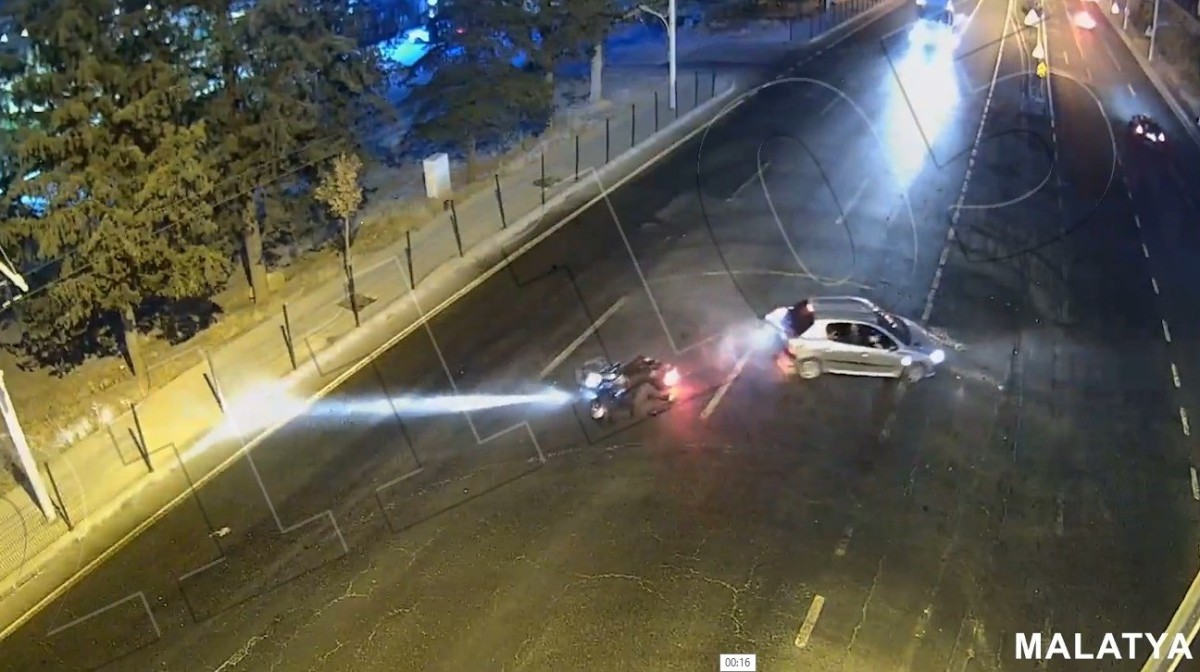 Trafik kazaları kameralara yansıdı