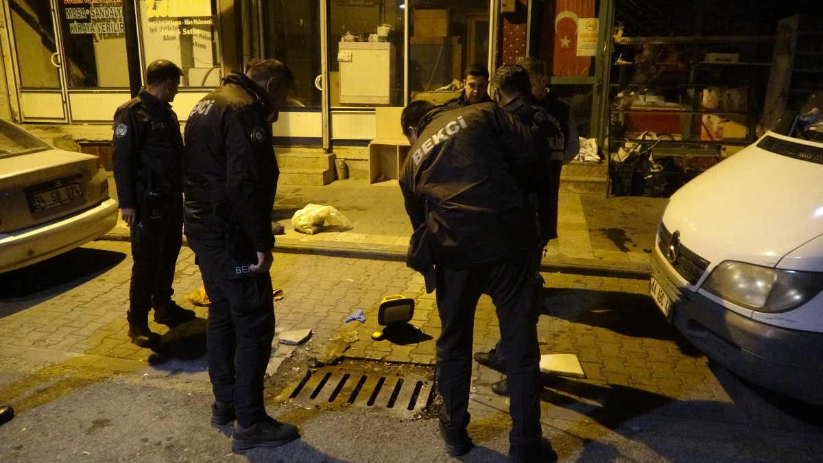 20 yaşındaki genç husumetlisi tarafından göğsünden bıçaklandı