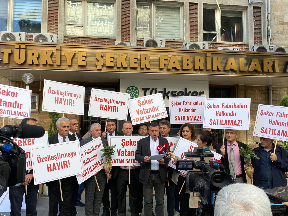 Ağbaba ve CHP Heyeti TÜRKŞEKER Önünde Açıklamalarda Bulundular