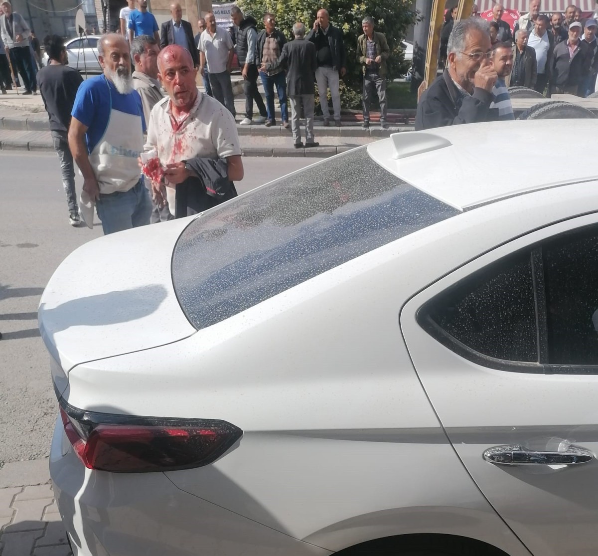 Duruşma öncesi çıkan kavgada 6 kişi yaralandı