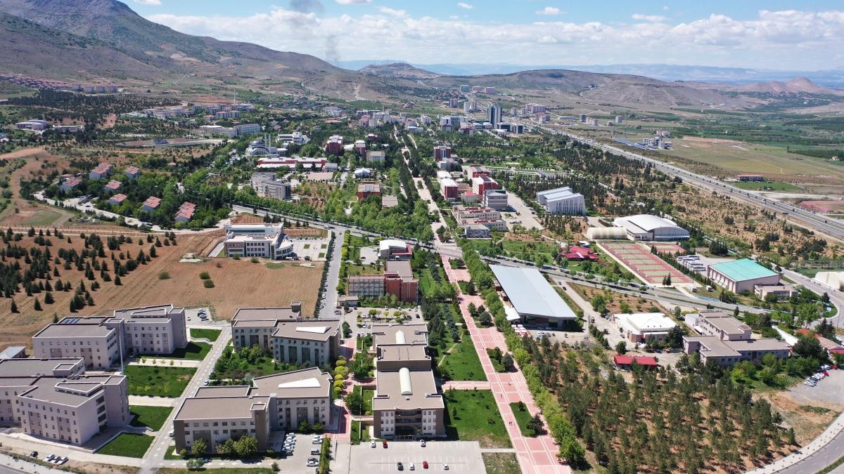 Dünyanın en etkili bilim insanları listesinde İnönü Üniversitesi’nden 7 akademisyen yer aldı