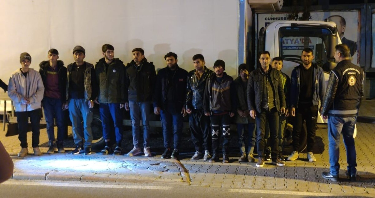 Kaçak yollarla girdiği tespit edilen 11 düzensiz göçmen yakalandı