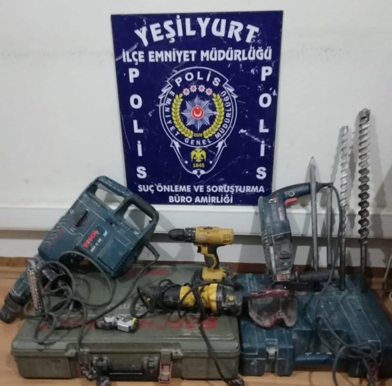 Polis 4 hırsızlık olayını çözdü