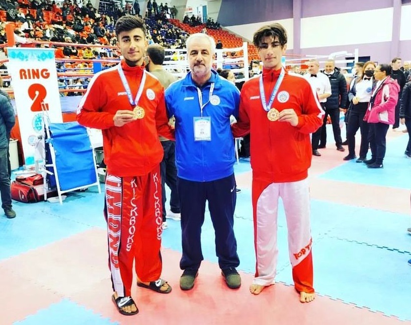 Milli boksör kardeşler Avrupa Şampiyonası'na iddialı gitti