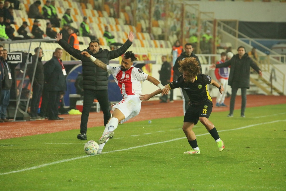 Yeni Malatyaspor kendi evinde Pendikspor'a mağlup oldu