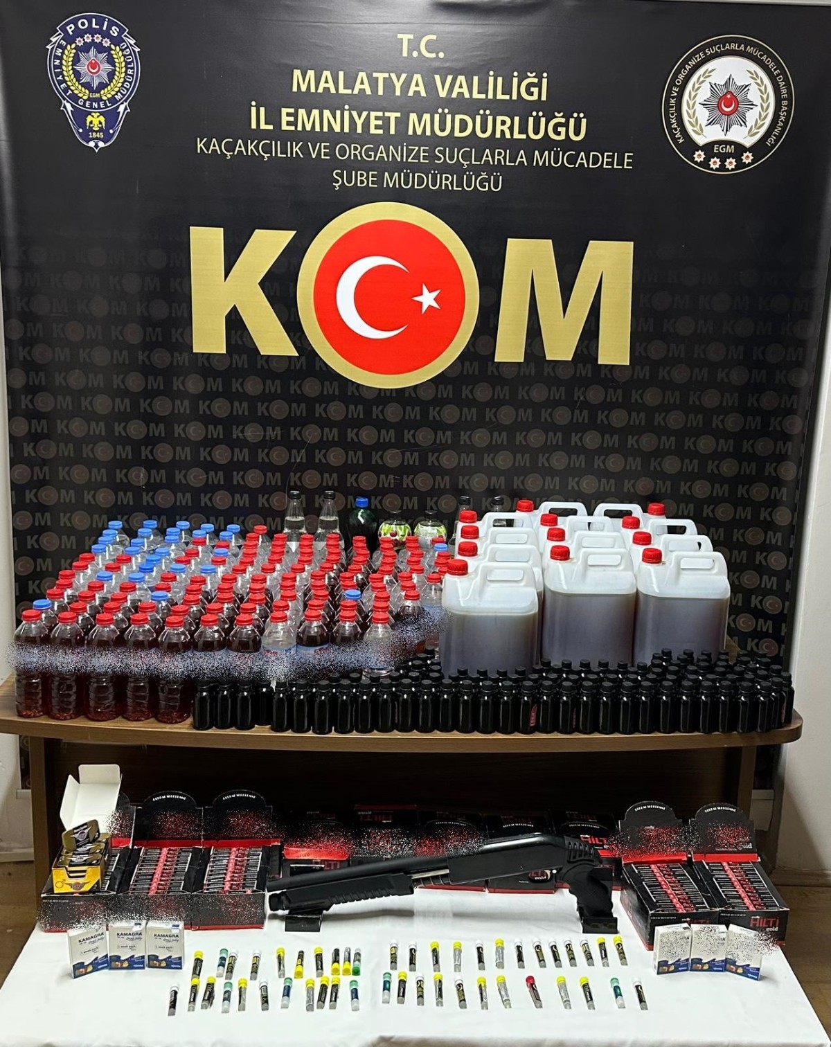 Kaçakçılıklara operasyon: 131 litre sahte alkol ele geçirildi