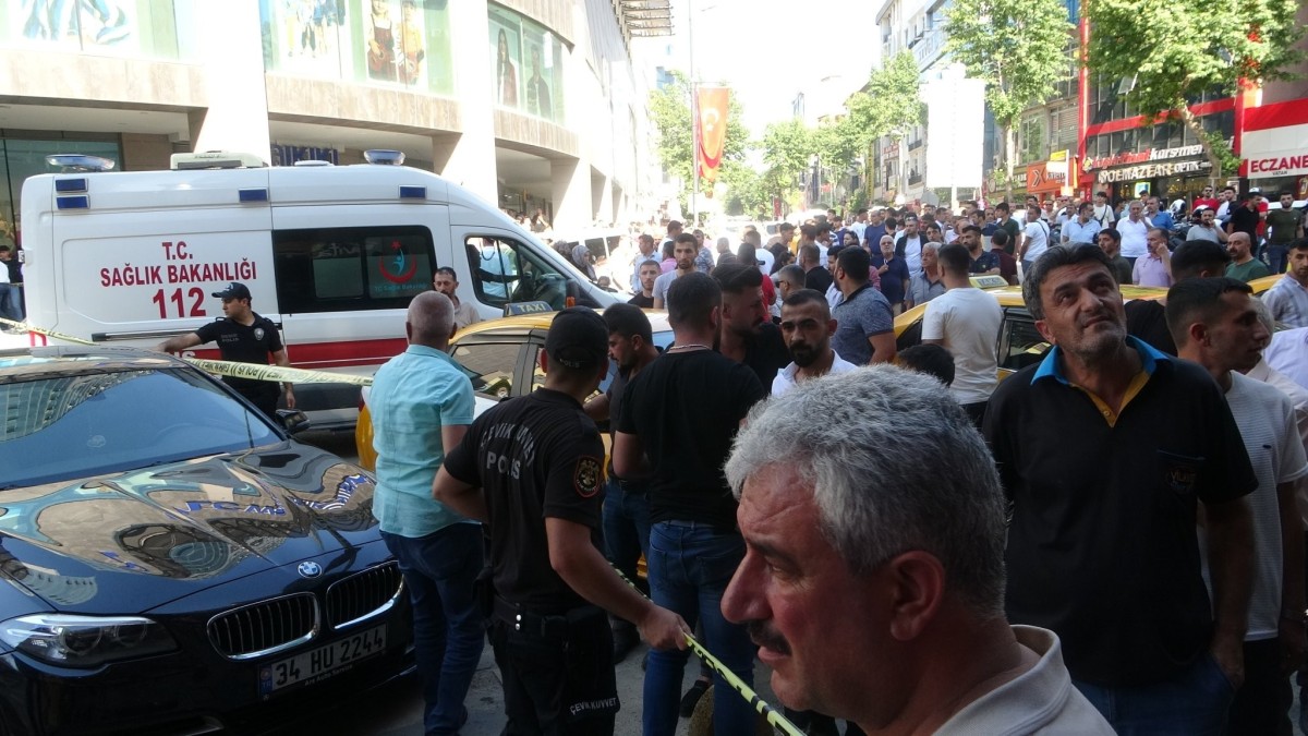 3 kişinin öldüğü kafe cinayetinde, Savcı 16 sanığa müebbet cezası istedi