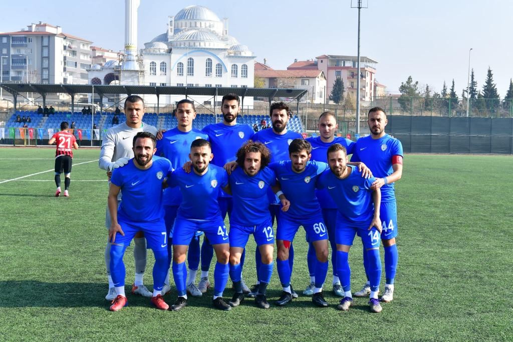 Yeşilyurt Belediyespor, Şanlıurfa Siverek Belediyespor'u 2-0 mağlup etti