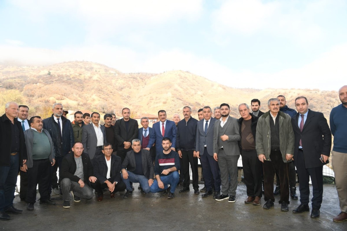 Gürkan, Akçadağ'da muhtarlar ile bir araya geldi