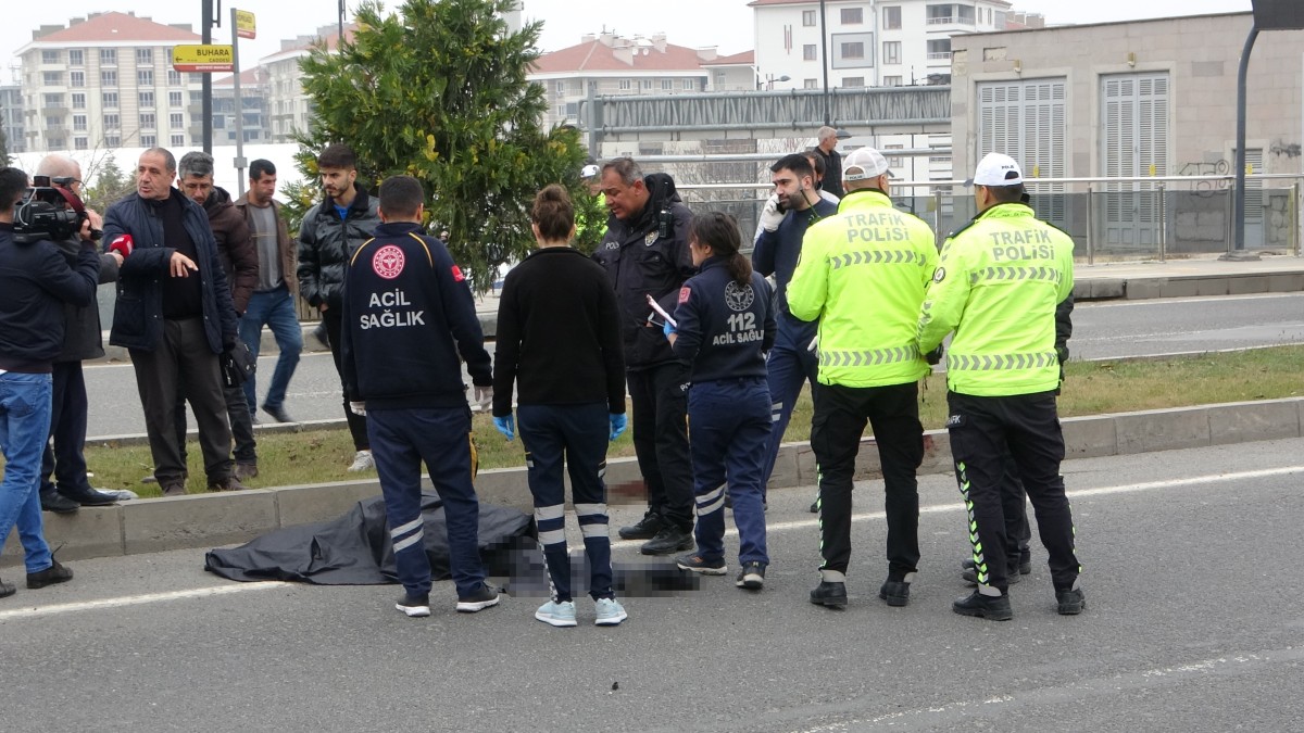 Sağlık çalışanı feci kazada hayatını kaybetti