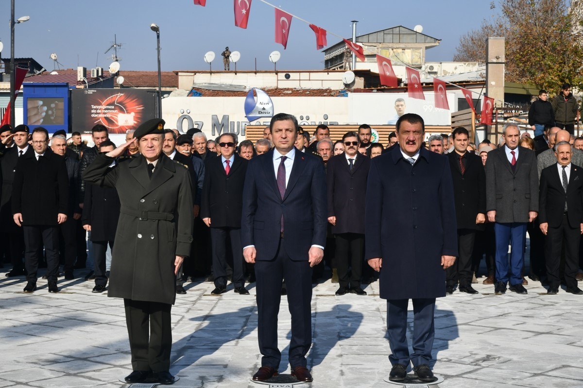 İsmet İnönü törenle anıldı