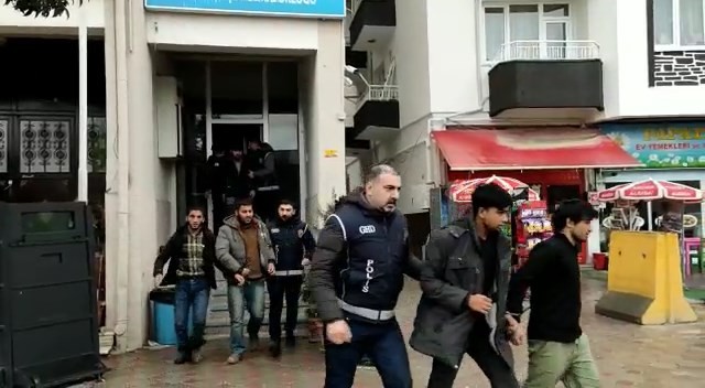 Göçmen kaçakçılığı operasyonu: 6 gözaltı