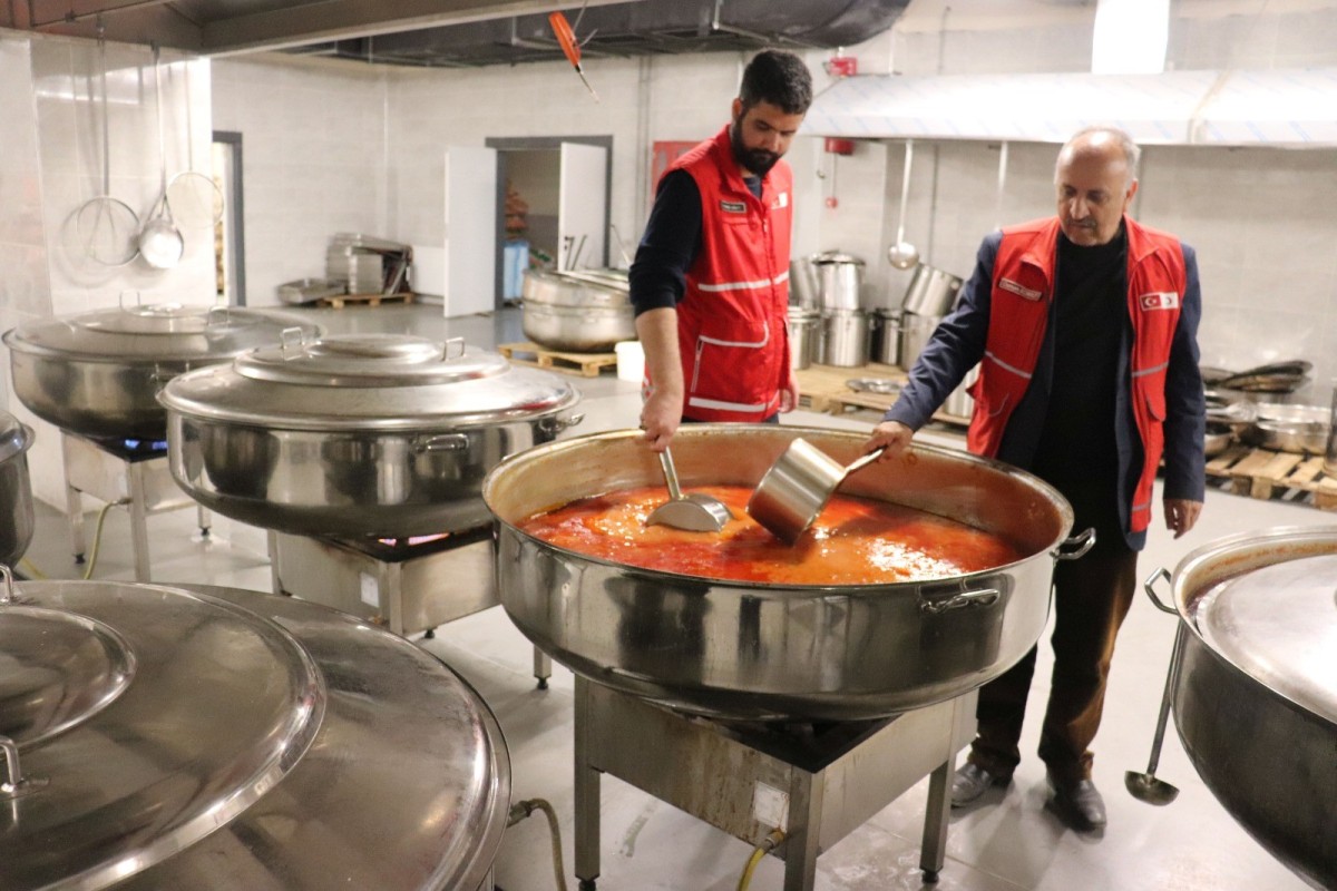 Kızılay, günlük 340 bin yemek dağıtımı yapıyor