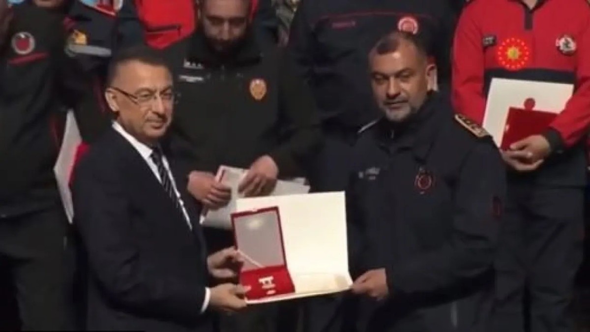 Katipoğlu'na Devlet Üstün Fedakarlık madalyası verildi