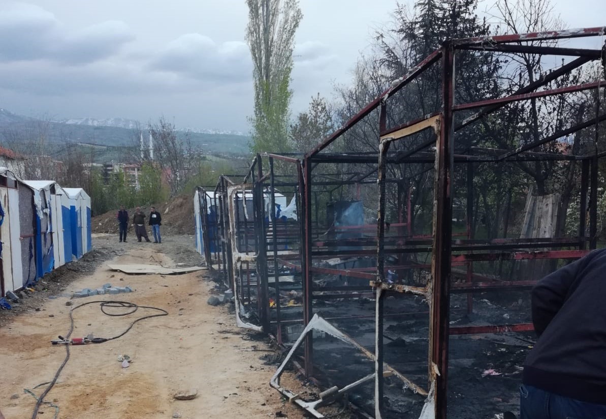 Çadır kentteki yangında bir bebek hayatını kaybetti