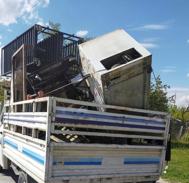 Depremzedelerin ev ve iş yerlerini soyan 8 kişi yakalandı