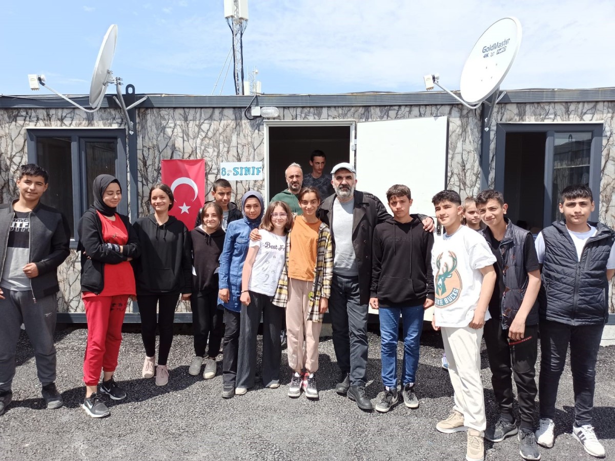 Yazar Ahmet Turgut öğrencilerle buluştu