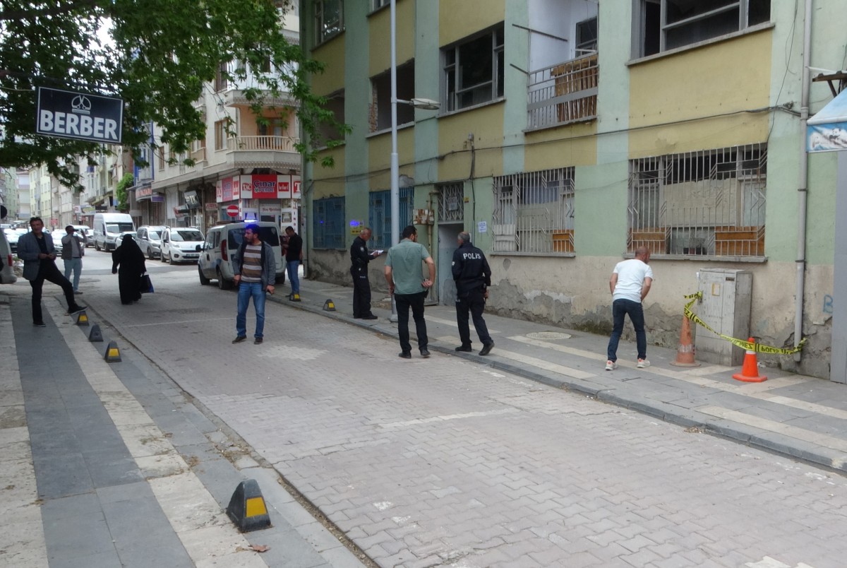 Silahlı saldırıya uğrayan kişi yaralandı
