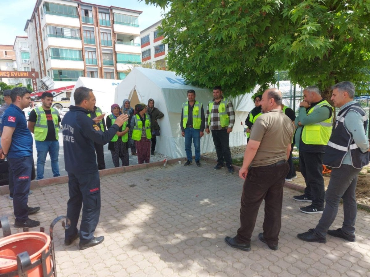 İtfaiyeden konteyner ve çadır yangını uyarısı