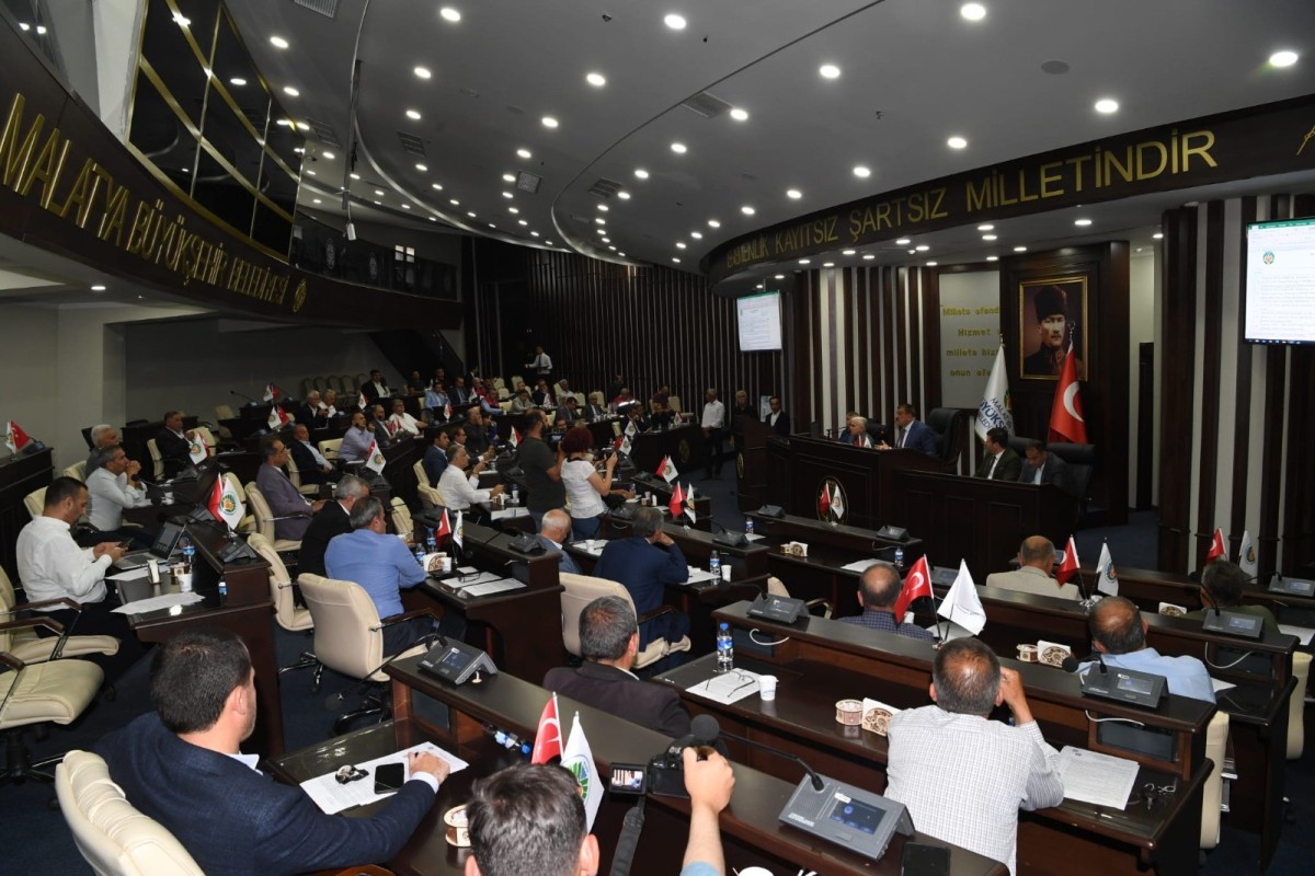 Kültür ve Turizm Bakanı Mehmet Nuri Ersoy’a Fahri Hemşerilik Beratı