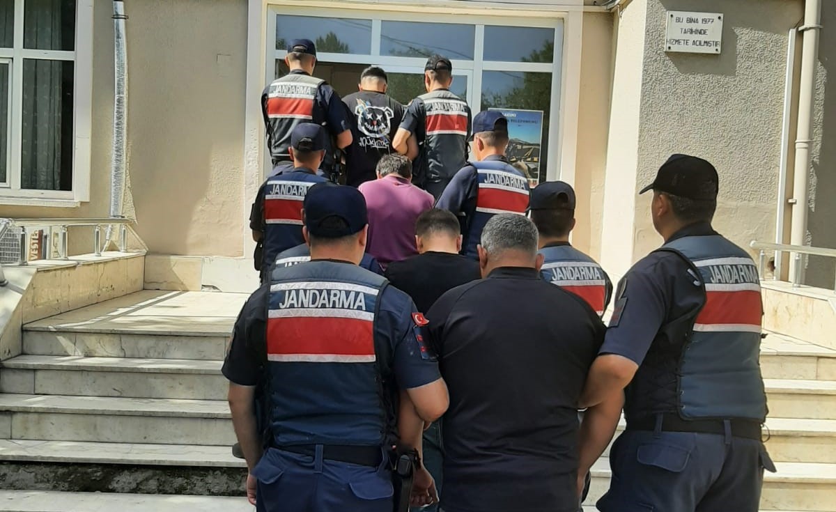 Jandarmadan, İnfaz koruma memurlarının da bulunduğu 22 şüpheliye operasyon 