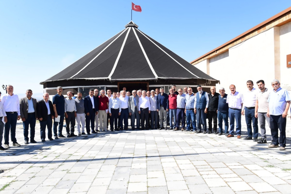 Yeşilyurt’ta Muhtarlarla istişare toplantısı 
