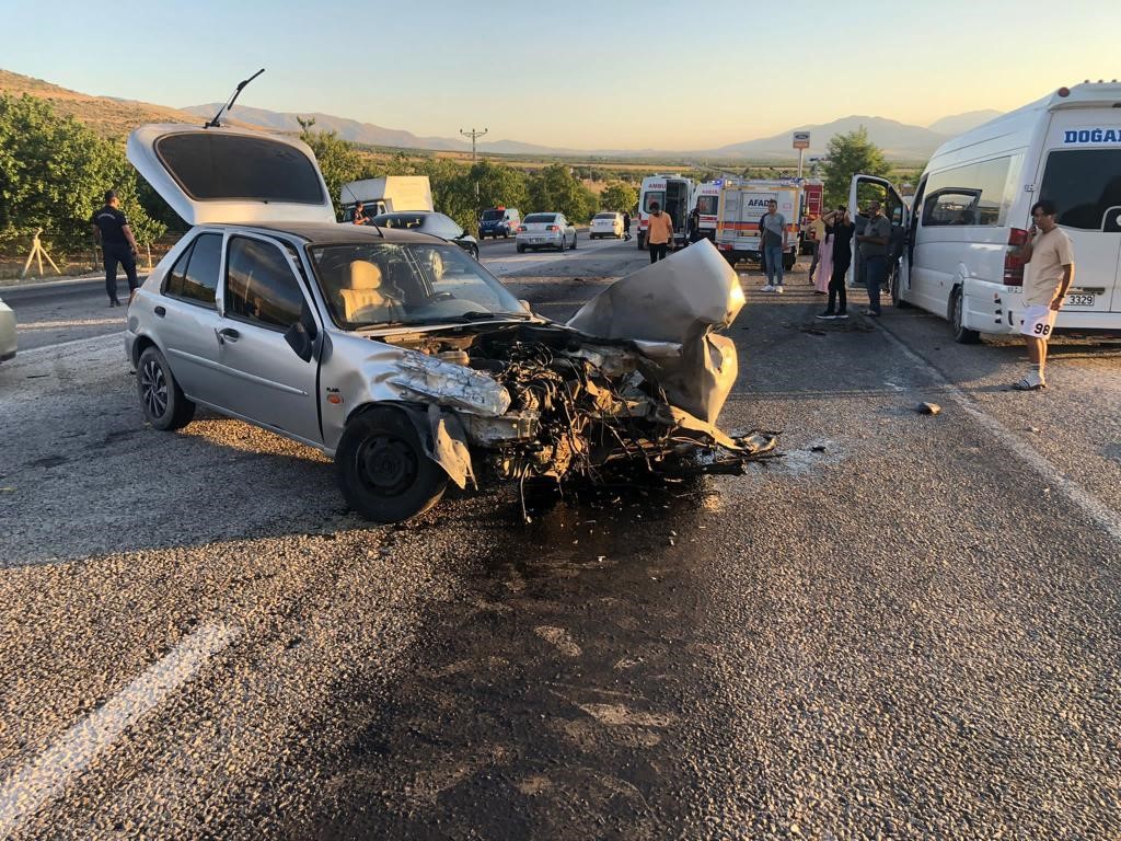 Feci kaza: 1 ölü, 5 yaralı