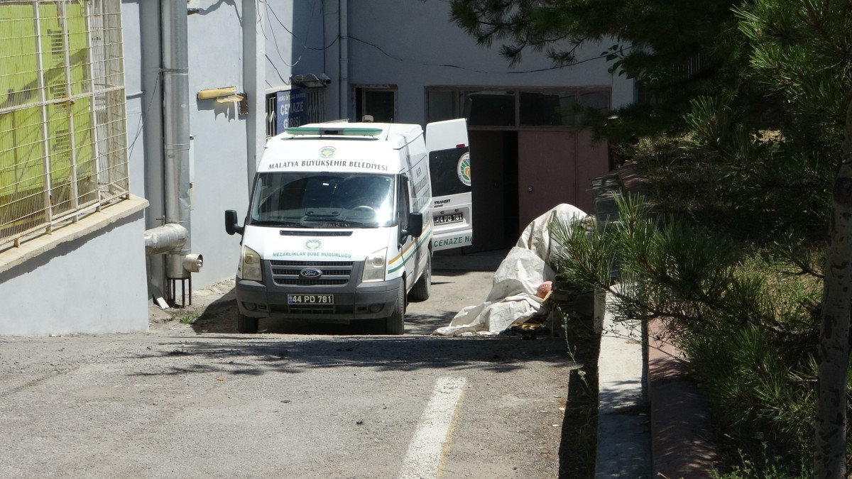 Kadın cinayeti: Tartıştığı eşini 30 bıçak darbesiyle katletti
