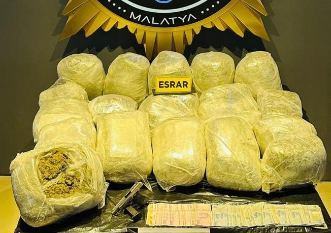 Polisin düzenlediği operasyonda 46 kilo esrar ele geçirildi