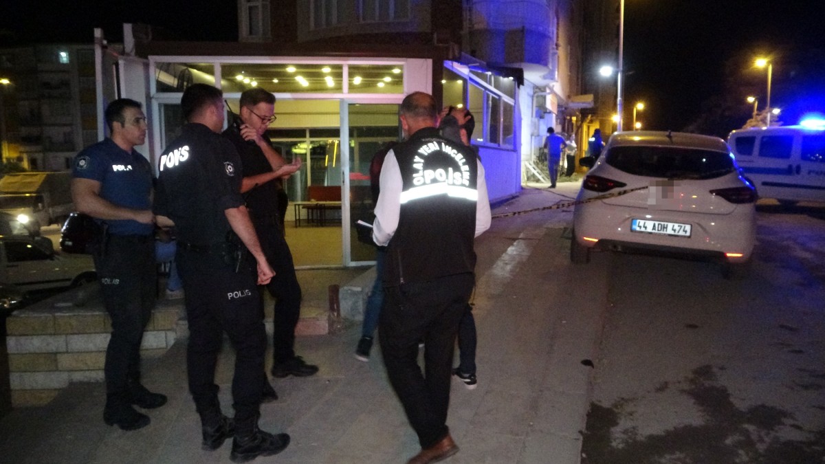 Cadde ortasında silahlı saldırı: 2 yaralı