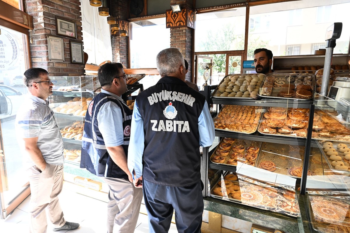 Zabıta ekiplerinden fiyat ve gramaj denetimi