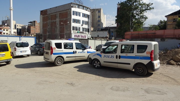 Molozların arasında silahlı saldırı: 1 yaralı