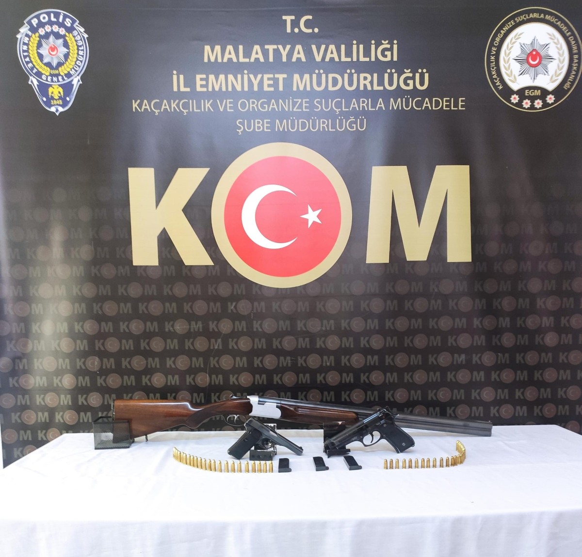 KOM'DAN silah kaçakçılığı operasyonu