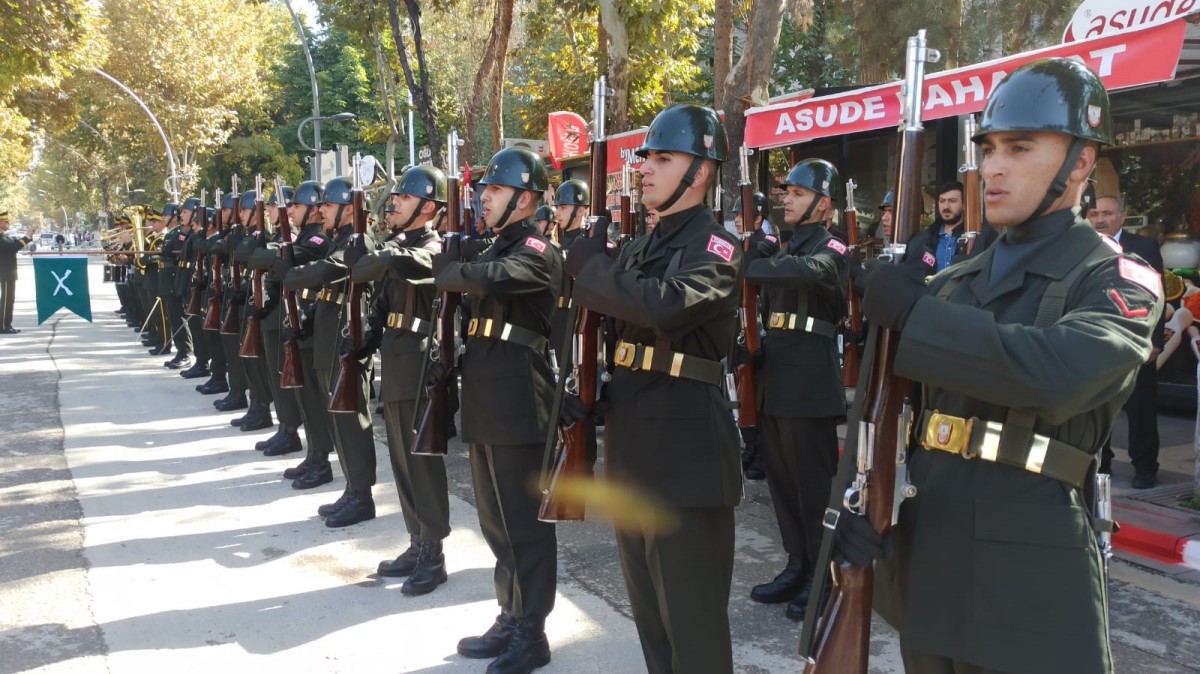  29 Ekim Cumhuriyet Bayramı kutlamaları başladı