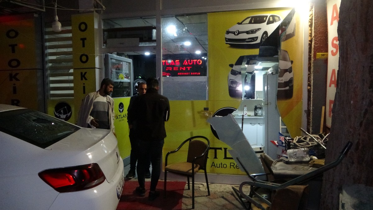  Oto kiralama ofisine silahlı saldırı: 1 yaralı