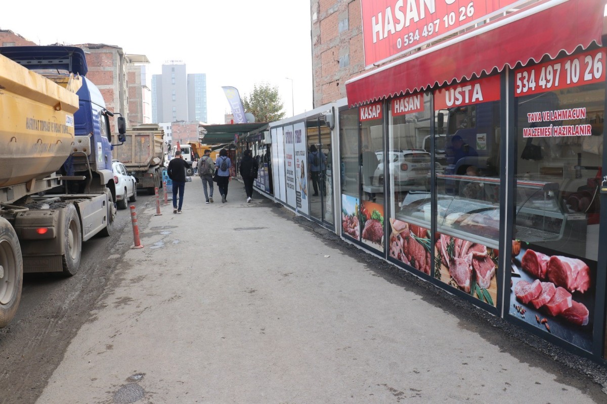 Şehir merkezinde şantiye alanı genişliyor