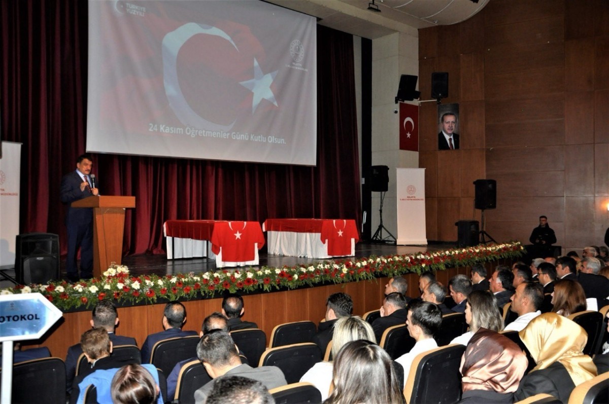 ‘24 Kasım Öğretmenler Günü’ çeşitli etkinliklerle kutlandı