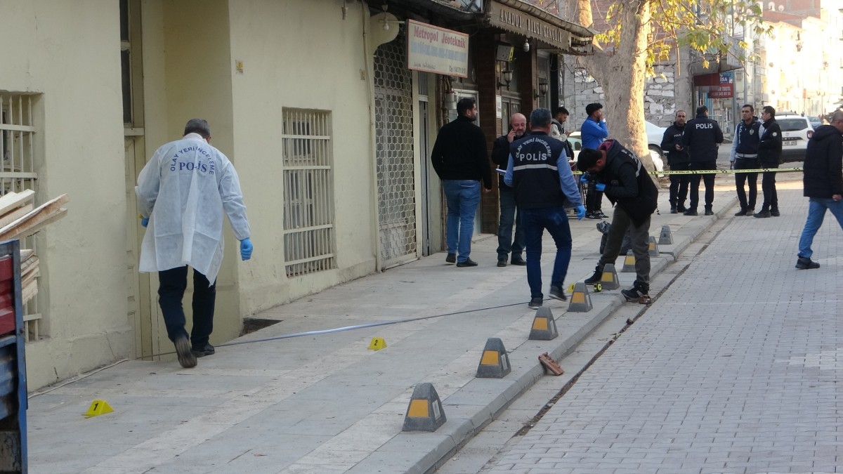 Tartıştığı işçilerin üzerine kurşun yağdırdı