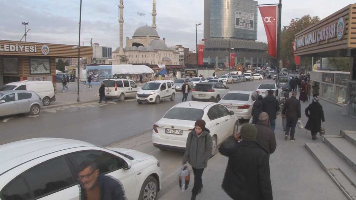 Yeni evlenecek gençlere evlilik kredisi olumlu karşılandı