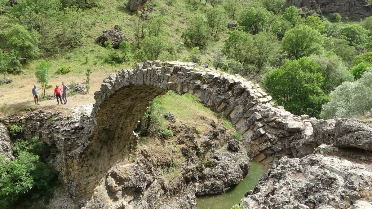 2 bin yıllık Taş Köprü de restorasyon çalışmaları tamamlandı